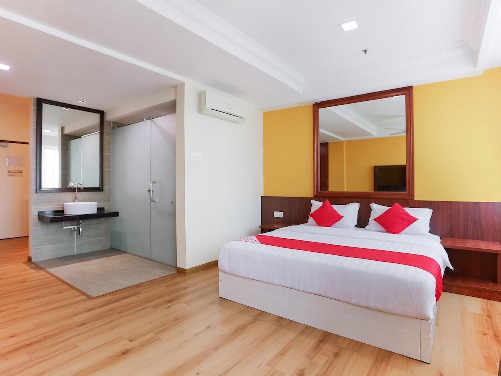 Malacca Collection O Hotel Super Cowboy מראה חיצוני תמונה