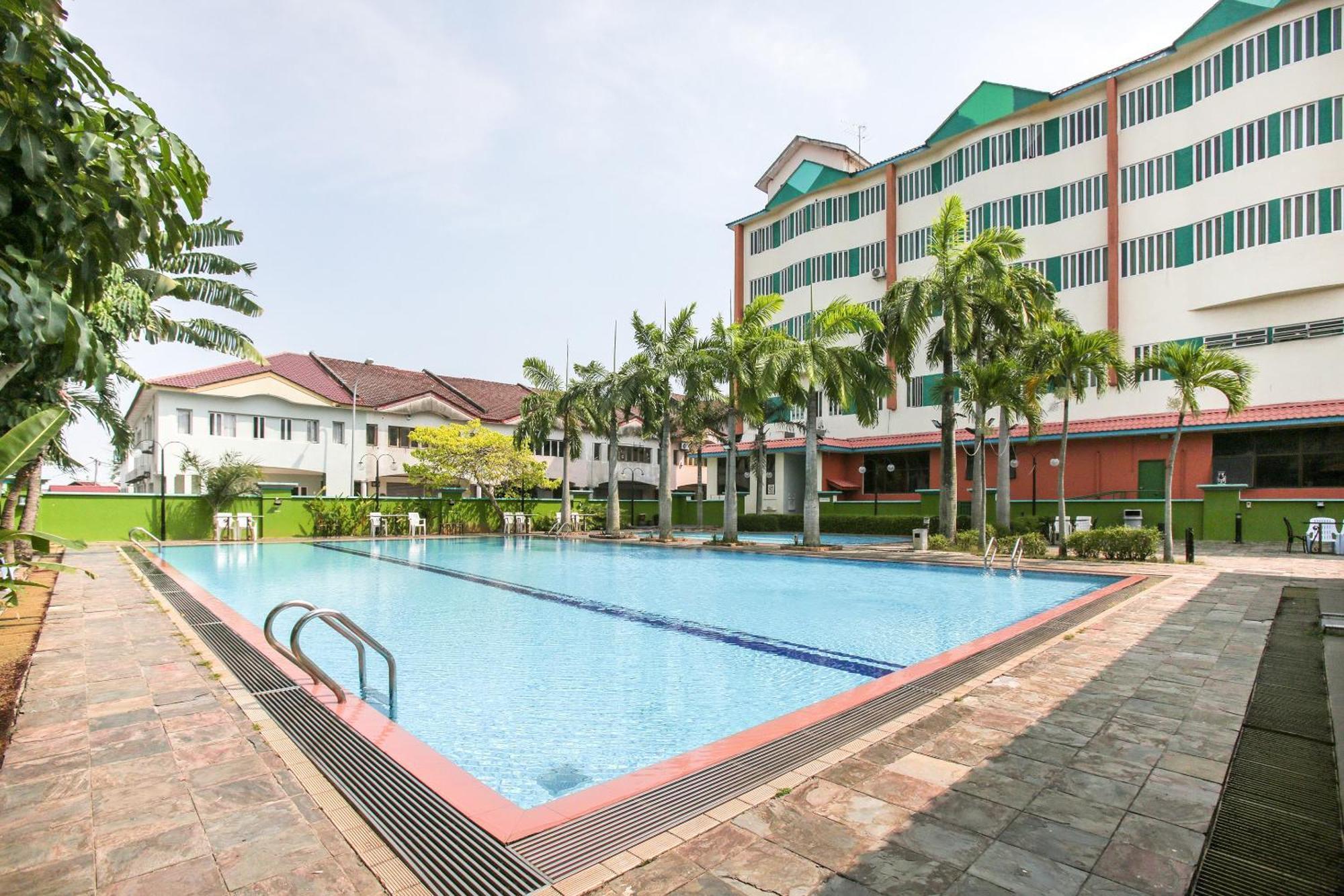Malacca Collection O Hotel Super Cowboy מראה חיצוני תמונה