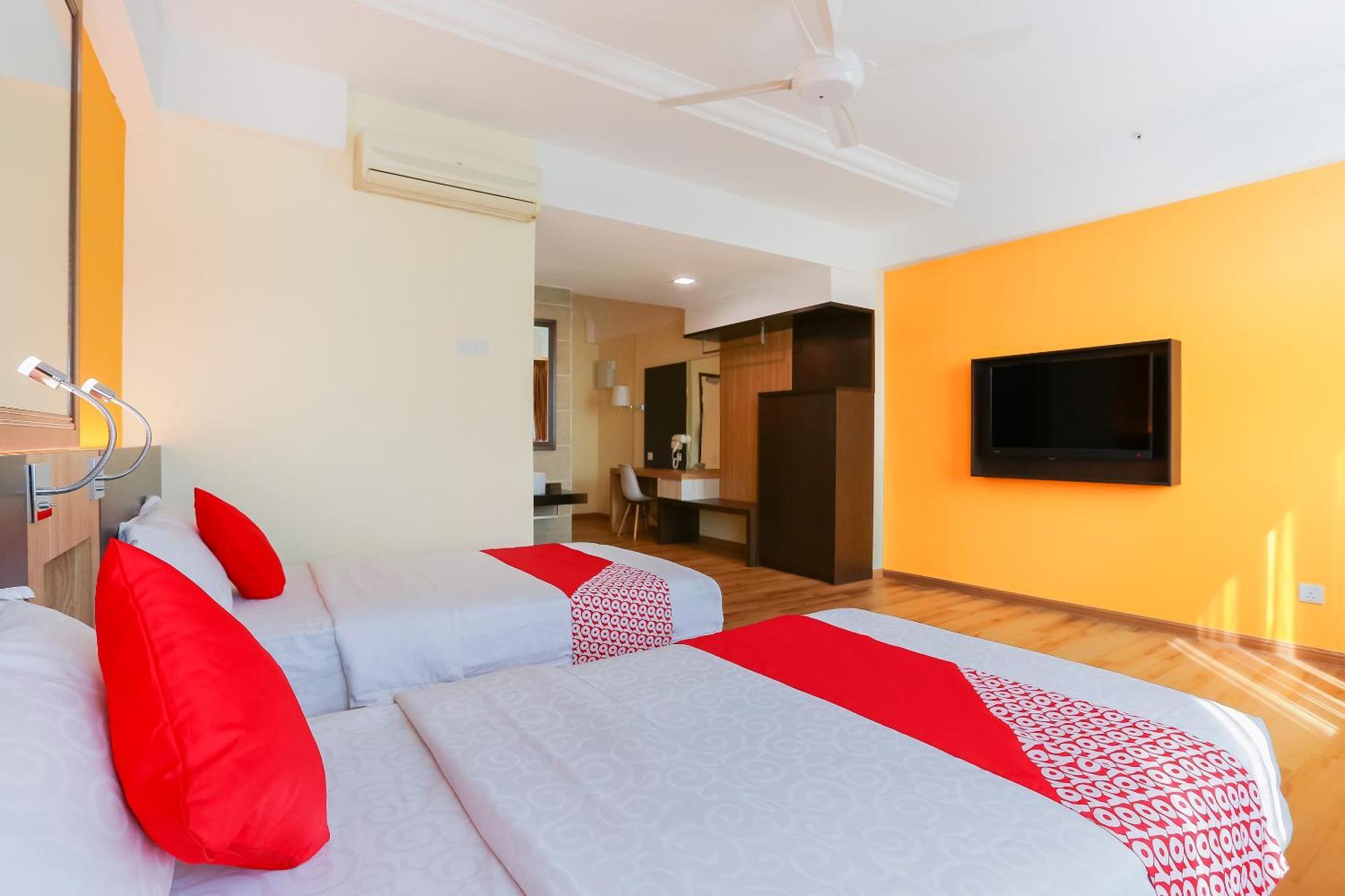 Malacca Collection O Hotel Super Cowboy מראה חיצוני תמונה