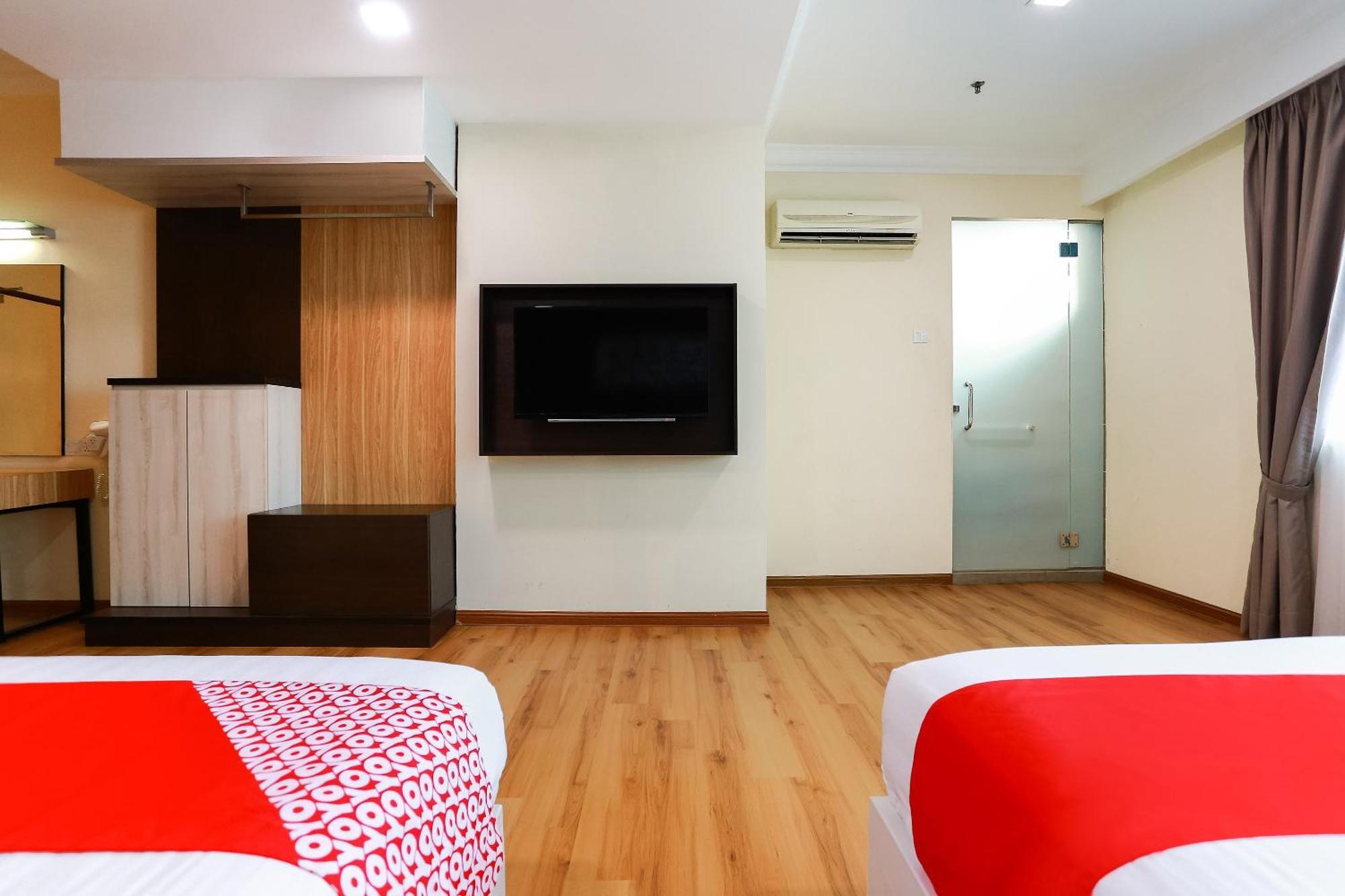 Malacca Collection O Hotel Super Cowboy מראה חיצוני תמונה