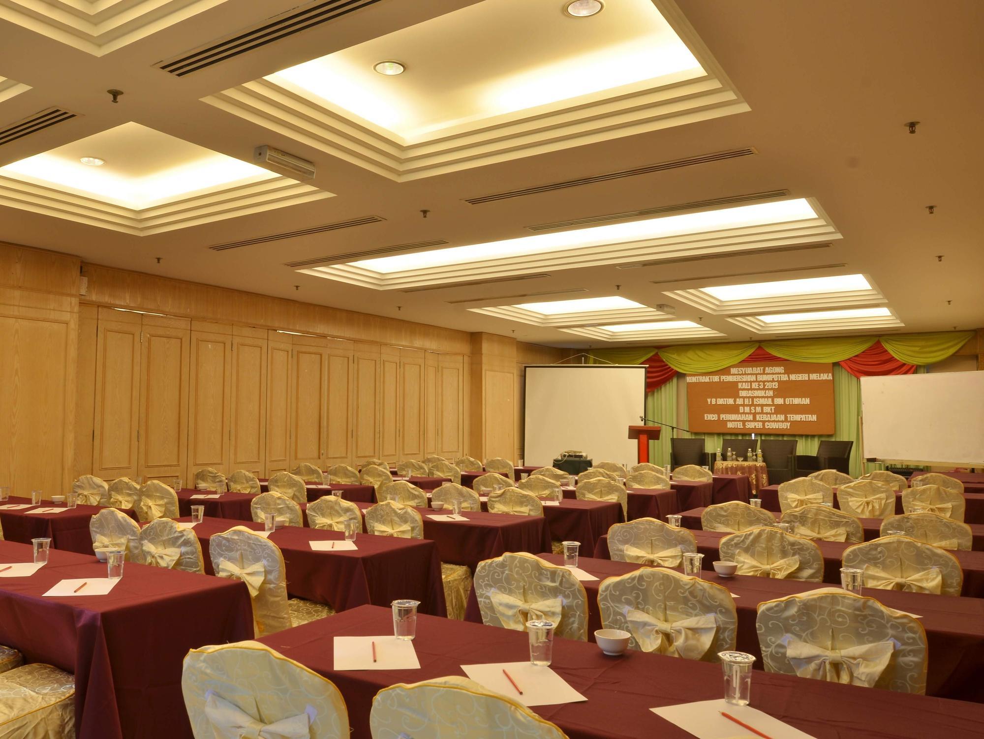 Malacca Collection O Hotel Super Cowboy מראה חיצוני תמונה