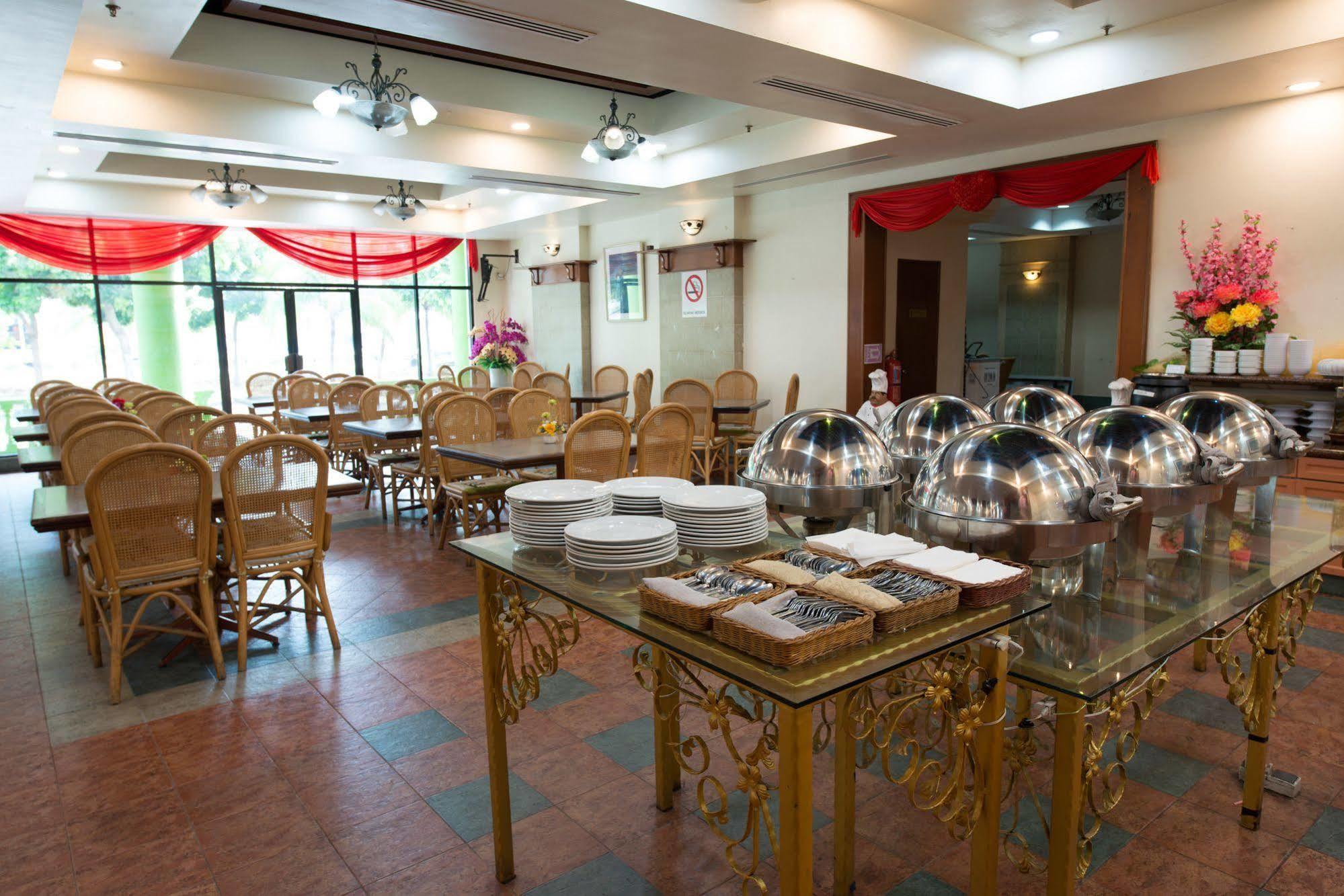 Malacca Collection O Hotel Super Cowboy מראה חיצוני תמונה